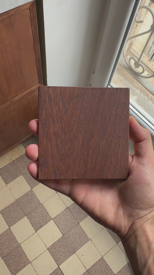 Vidéo de l'échantillon de placage chêne Gardella K5138 sous lumière naturelle